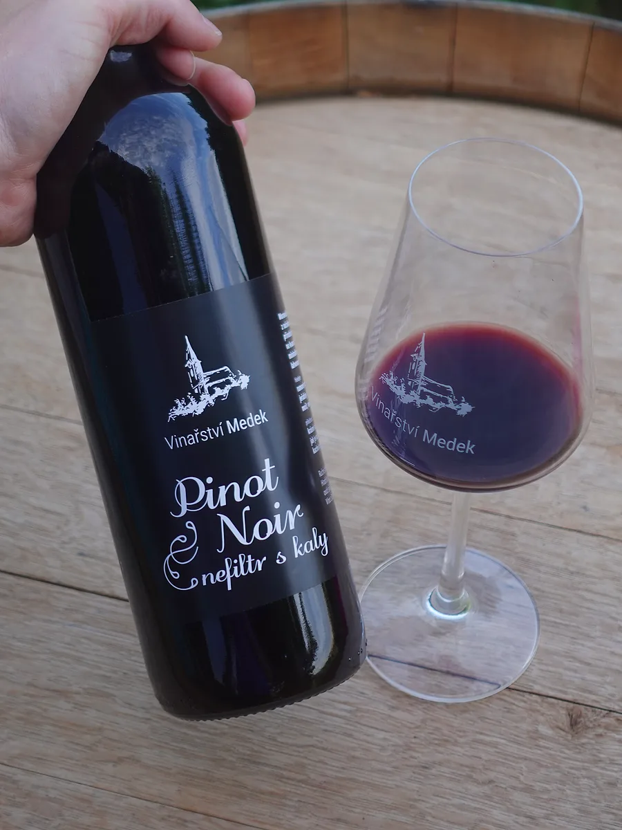 Lahev Pinot Noir, barrique, zastřený 2021